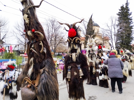 Кукери прогониха злото вдън гори тилилейски